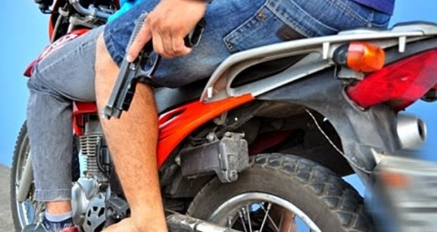 Bandidos de moto e armados tomam motocicleta Honda Pop em Sumé