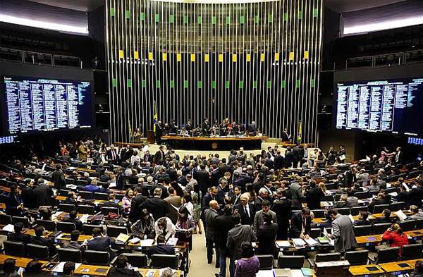 PT, PSB e PSOL anunciam bloco de oposição na Câmara