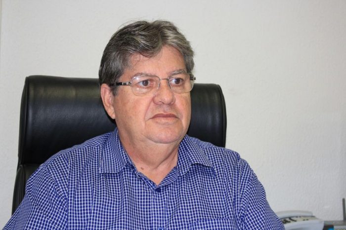 João Azevêdo anuncia investimento em obras de esgotamento sanitário em cidades do Cariri