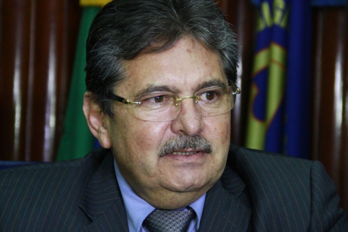 Governador da Paraíba exonera seis secretários de estado