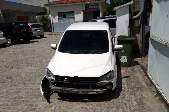 Carro tomado por assalto em Monteiro é encontrado em Campina Grande