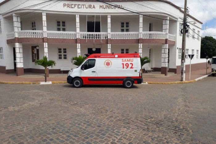 Monteiro investe R$ 195 mil em recursos próprios e adquire nova ambulância para o SAMU