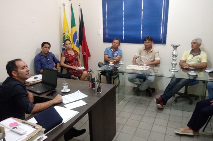 Prefeito de São Sebastião do Umbuzeiro reúne secretariado municipal