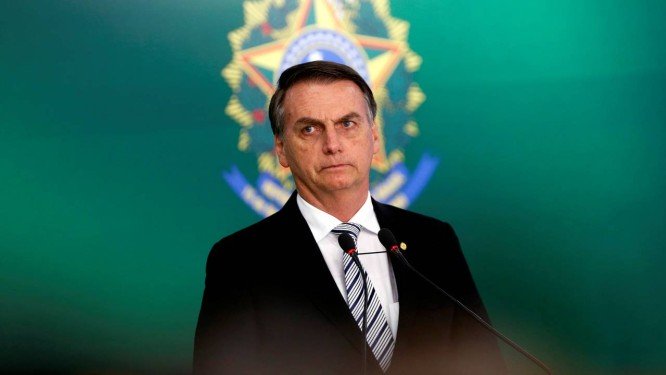 Bolsonaro nega comemoração com saída de Jean Wyllys do Brasil